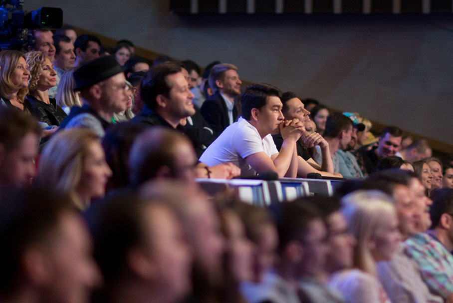 КВН 2018. «Красная фурия», Ярославль. Первая 1/2 финала Премьер-лиги. Приветствие.