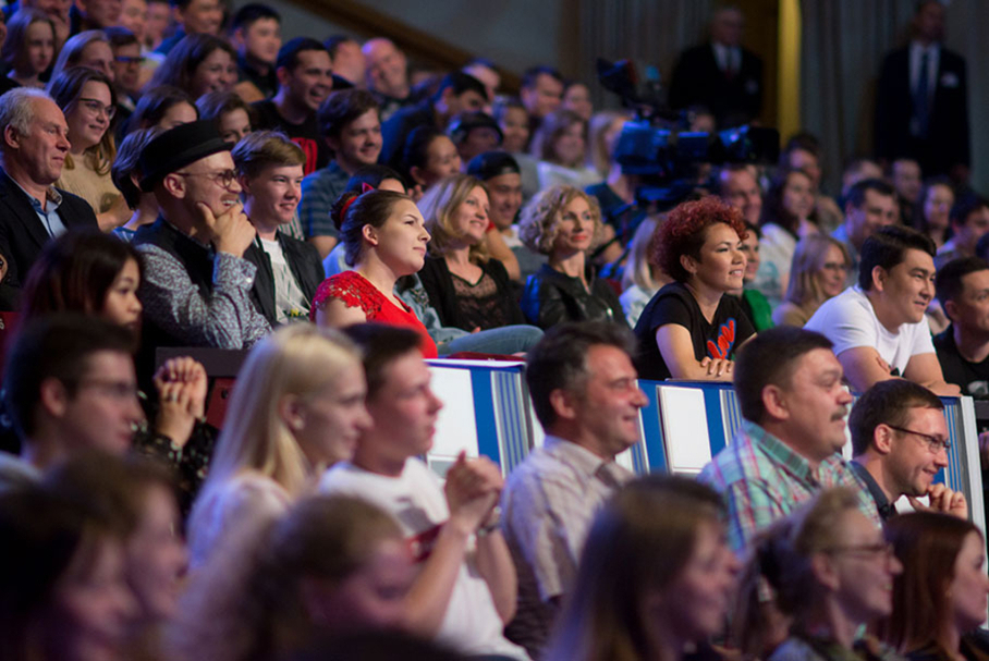 КВН 2018. «Красная фурия», Ярославль. Первая 1/2 финала Премьер-лиги. Приветствие.