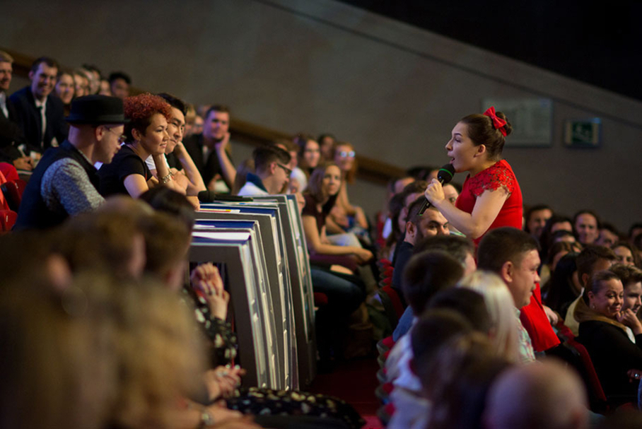 КВН 2018. «Красная фурия», Ярославль. Первая 1/2 финала Премьер-лиги. Приветствие.