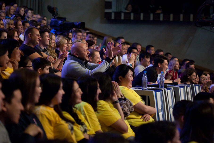 КВН 2018. «Актеры», Санкт-Петербург. Вторая 1/2 финала Премьер-лиги. Приветствие.